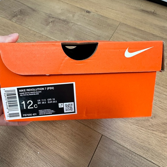 New Without Tags — Kids Nike Revolution 7 - Size 12c - Blue - Velcro closure - Picture 9 of 9